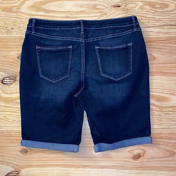 Barely worn Apt 9 Bermuda shorts size 14 ✨🌟💫 - Picture 4 of 5